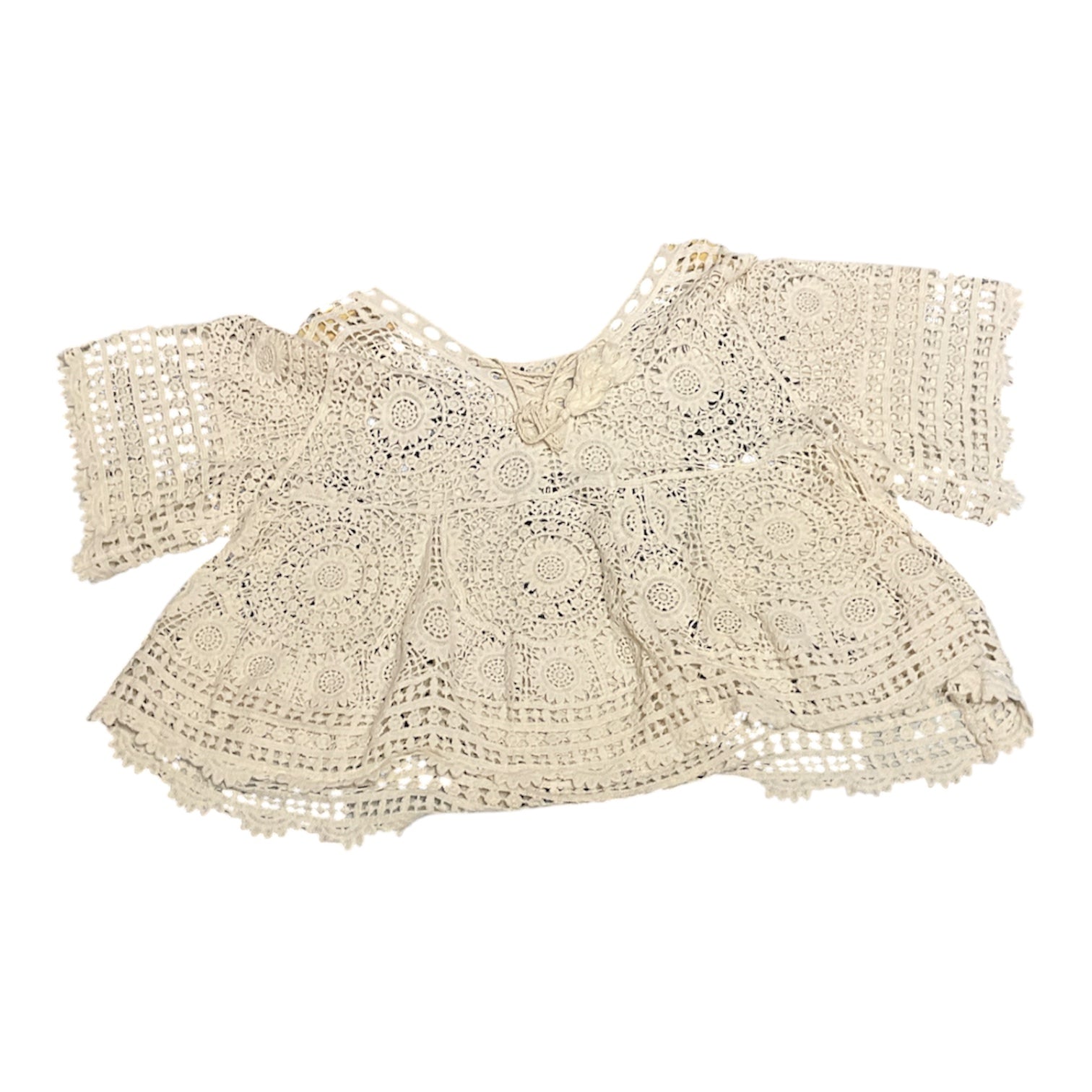 Elegant Cream Geometric Crochet Lace Short Sleeve Blouse with Scalloped Hem